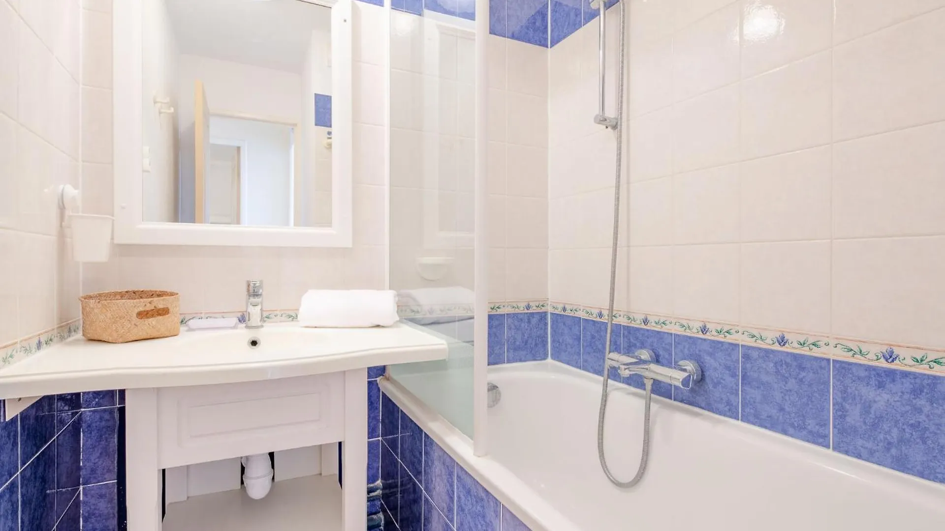 Apartment Le Hameau Des Issambres-4 By Interhome Les Issambres France